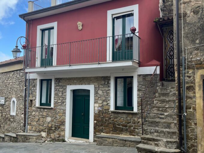 Perdifumo-Vatolla soluzione su tre livelli con  splendido terrazzo panoramico