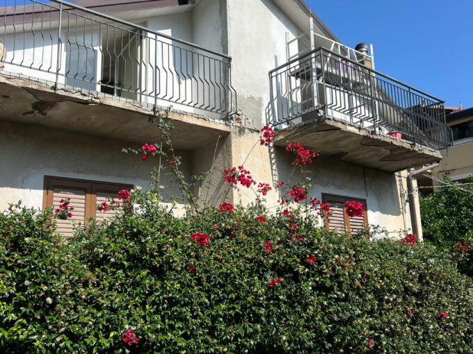 Agropoli-zona porto appartamento mansardato con ingresso indipendente