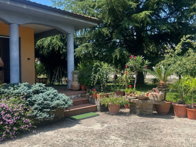 Agropoli, zona Moio, villetta con giardino – affitto estivo