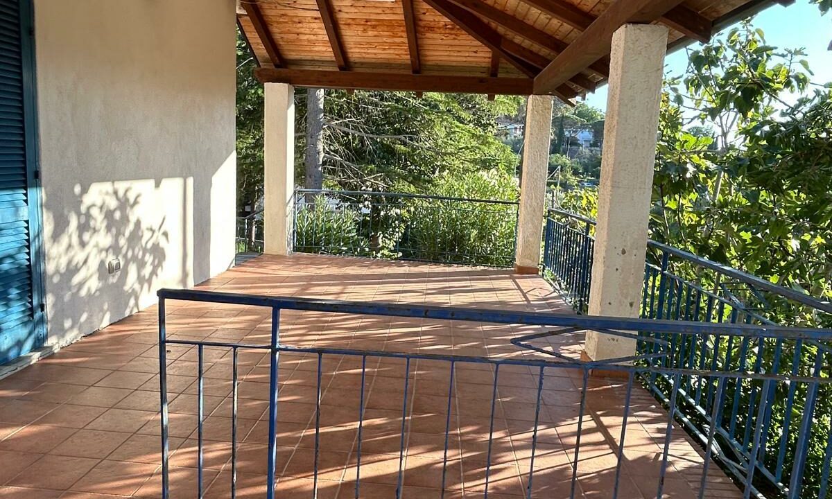 WhatsApp Image 2025-12-13 at 09.40.03