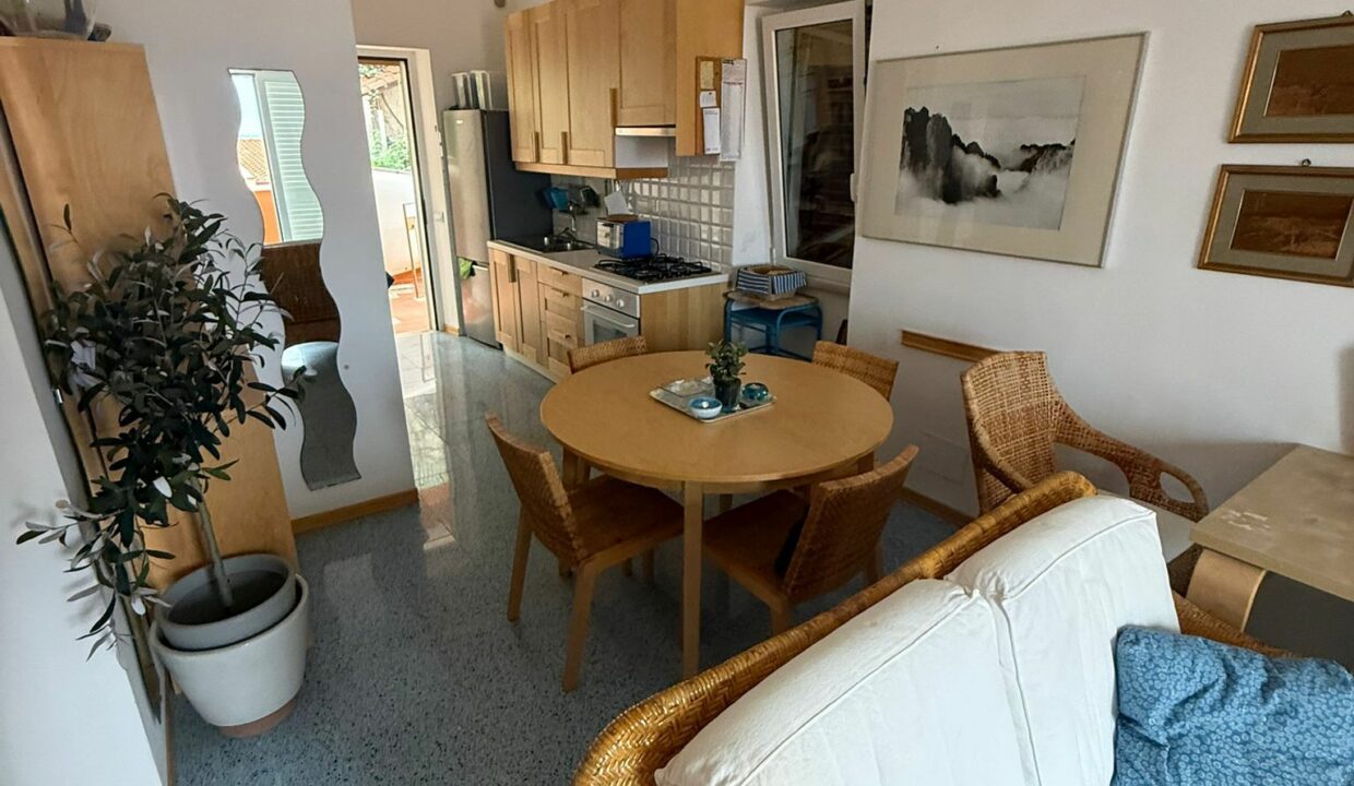 WhatsApp Image 2025-10-21 at 11.45.27 (1)