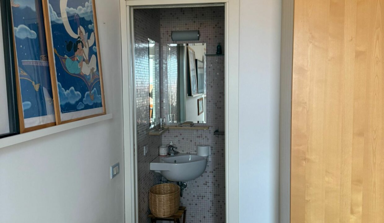 WhatsApp Image 2025-10-21 at 11.45.28 (1)