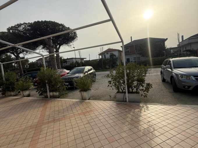 Capaccio Paestum, via Santa Venere cessione attività di supermercato